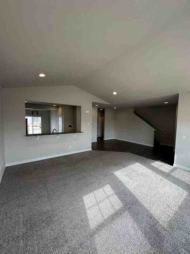 218 E Chestnut St #3 - Photo 5 of 28