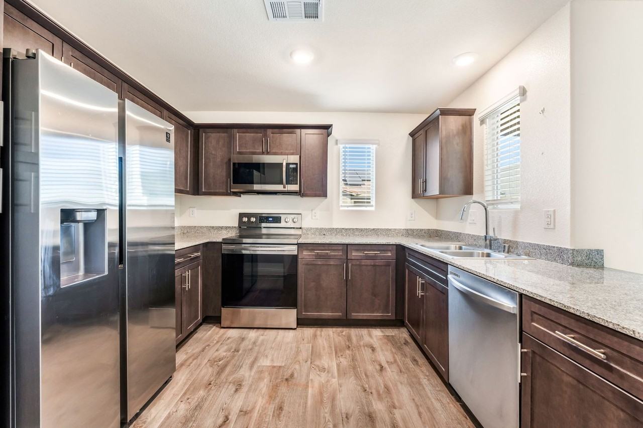 6820 Alpine White Ct - Photo 5 of 21