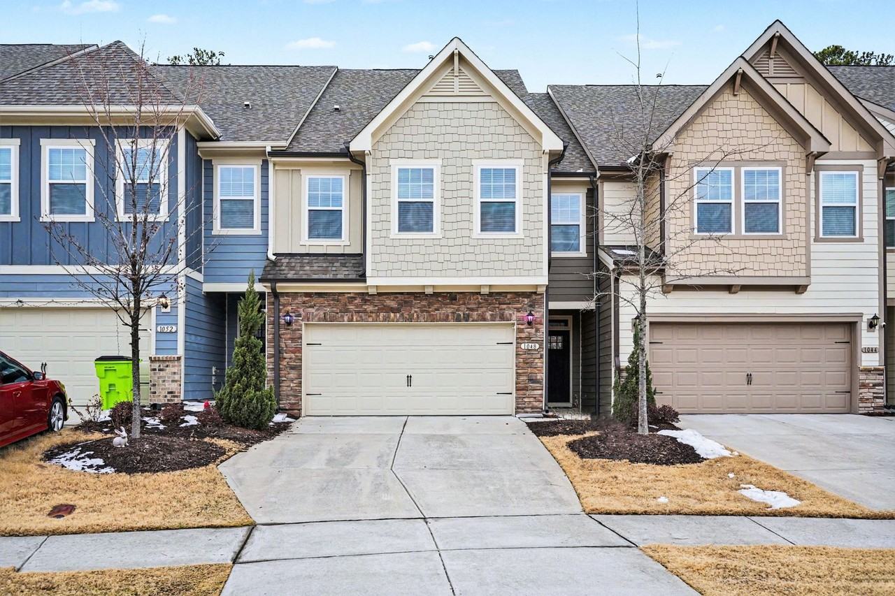 1048 Brennan Green Ct - Photo 3 of 30