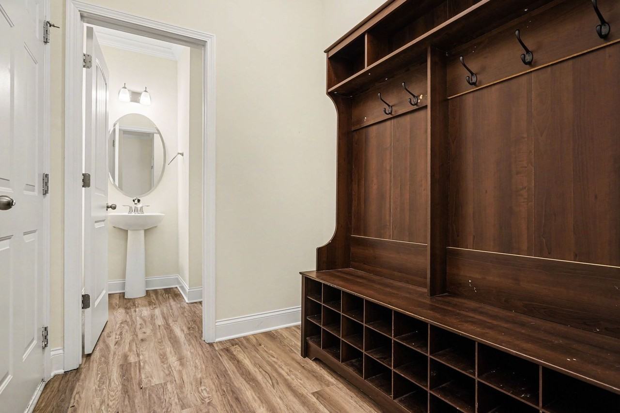 1048 Brennan Green Ct - Photo 6 of 30