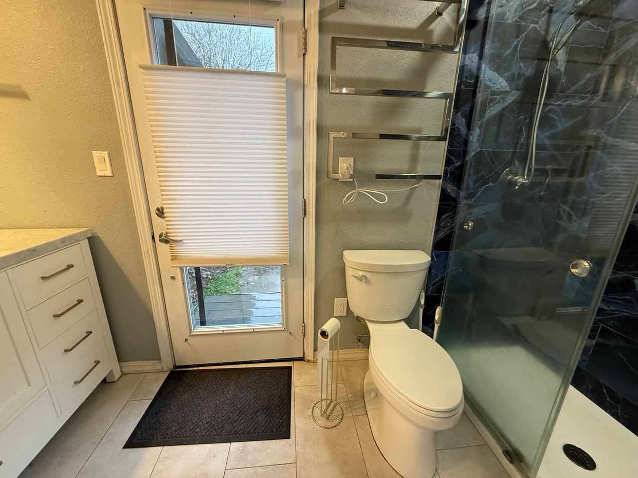 216 11th St - Photo 7 of 7