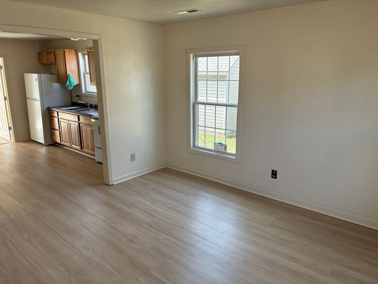 830 W Scott St - Photo 5 of 7