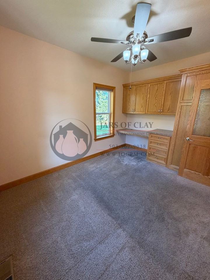 4658 Chatham St Se - Photo 2 of 28