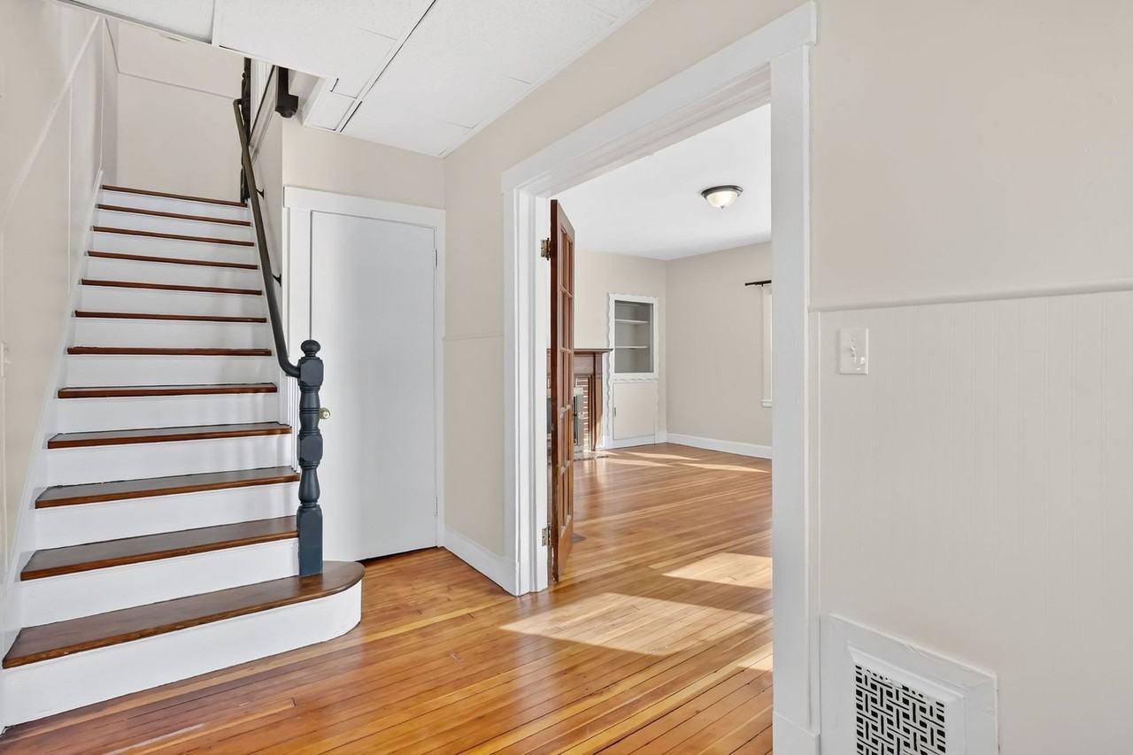 157-159 Pleasant Street - Photo 4 of 50