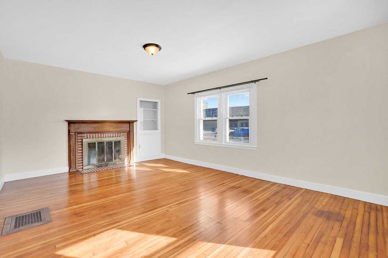 157-159 Pleasant Street - Photo 5 of 50