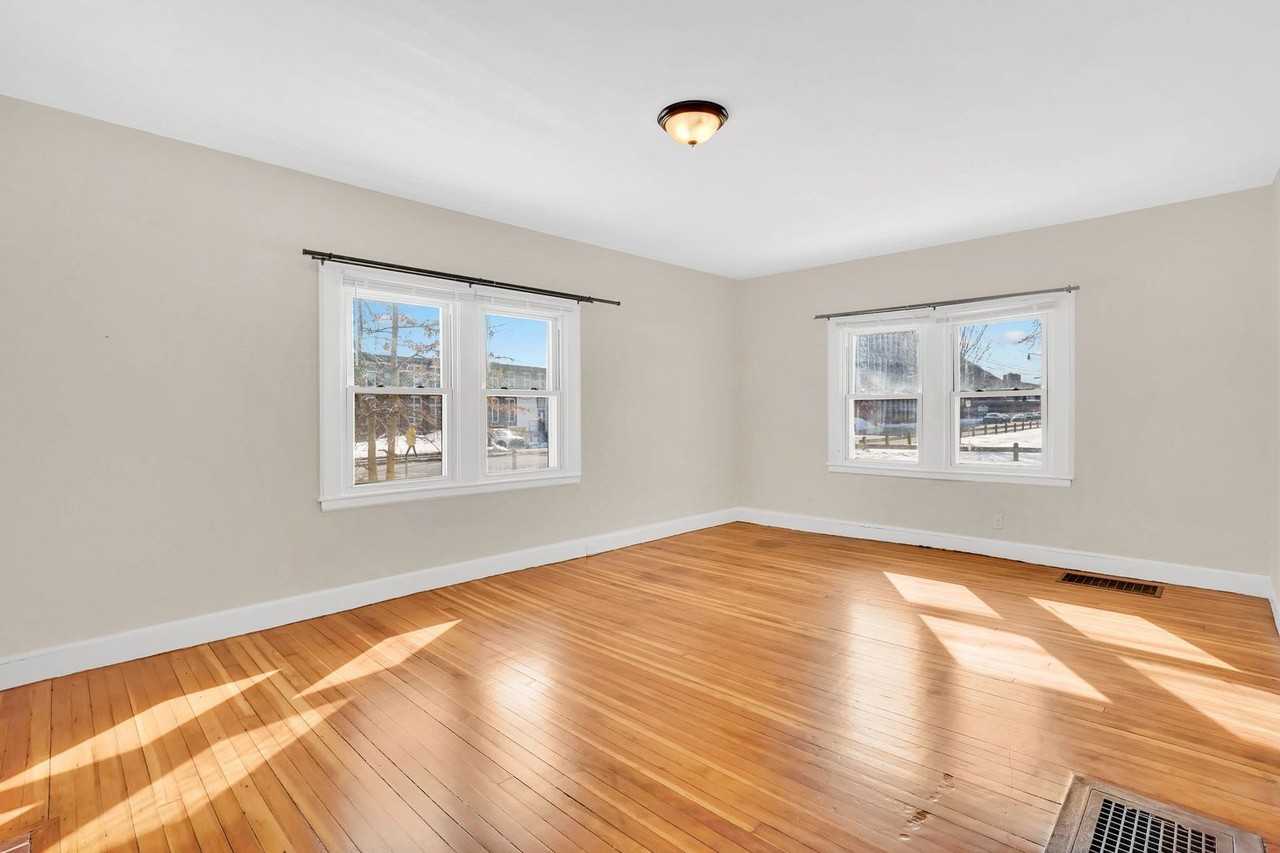 157-159 Pleasant Street - Photo 6 of 50