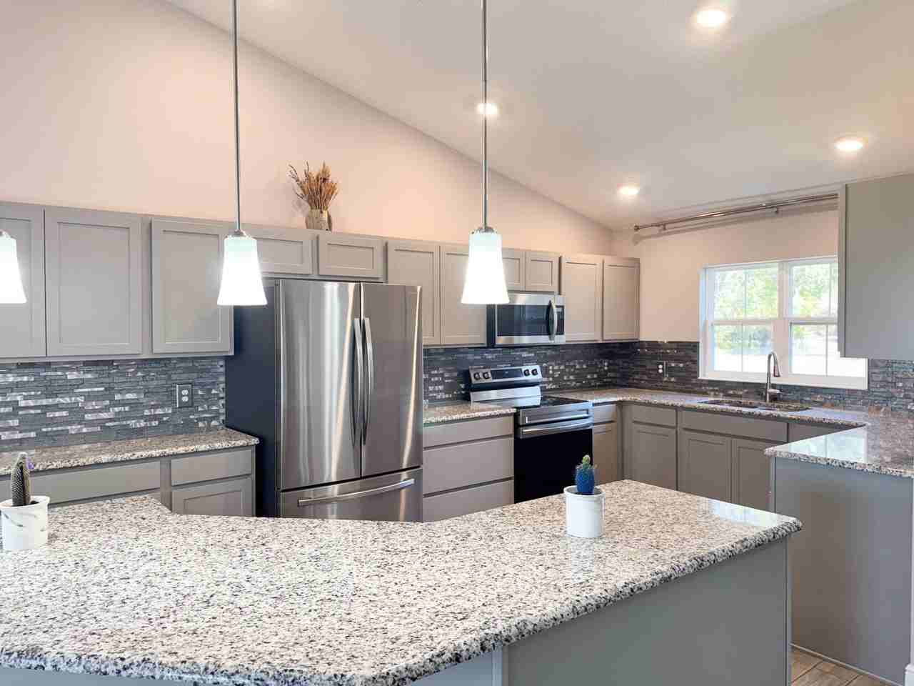 420 Ketch Rd - Photo 6 of 31