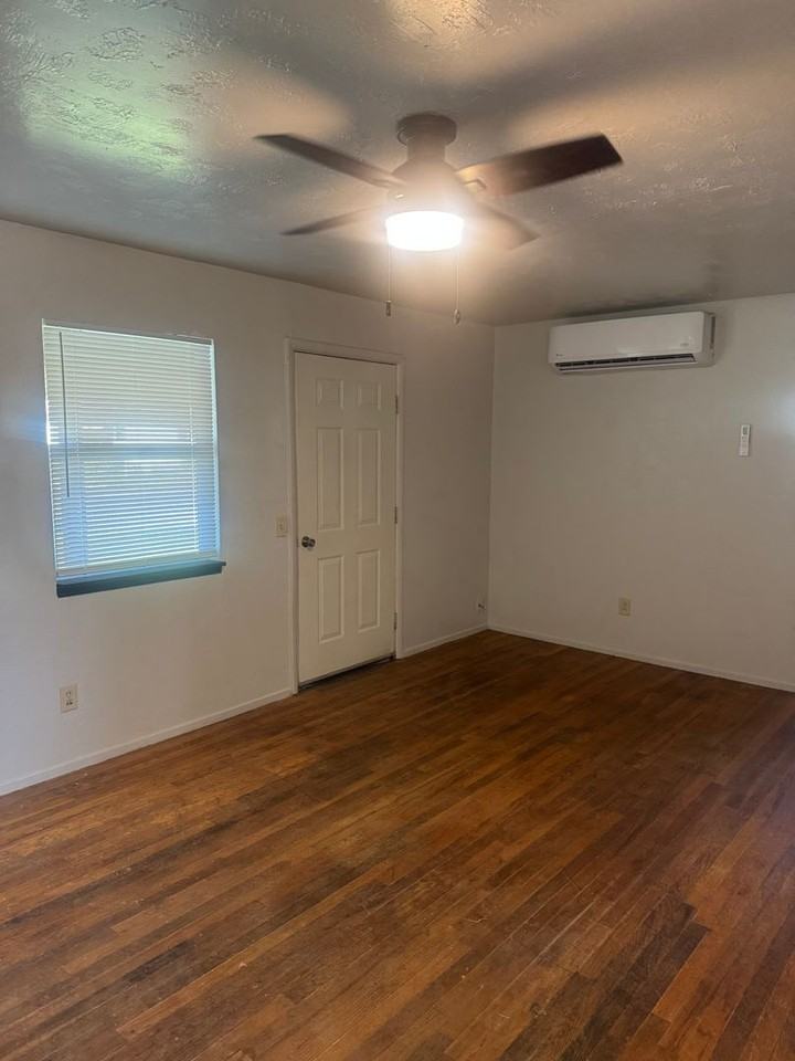 2851 Reservoir Ln - Photo 4 of 10