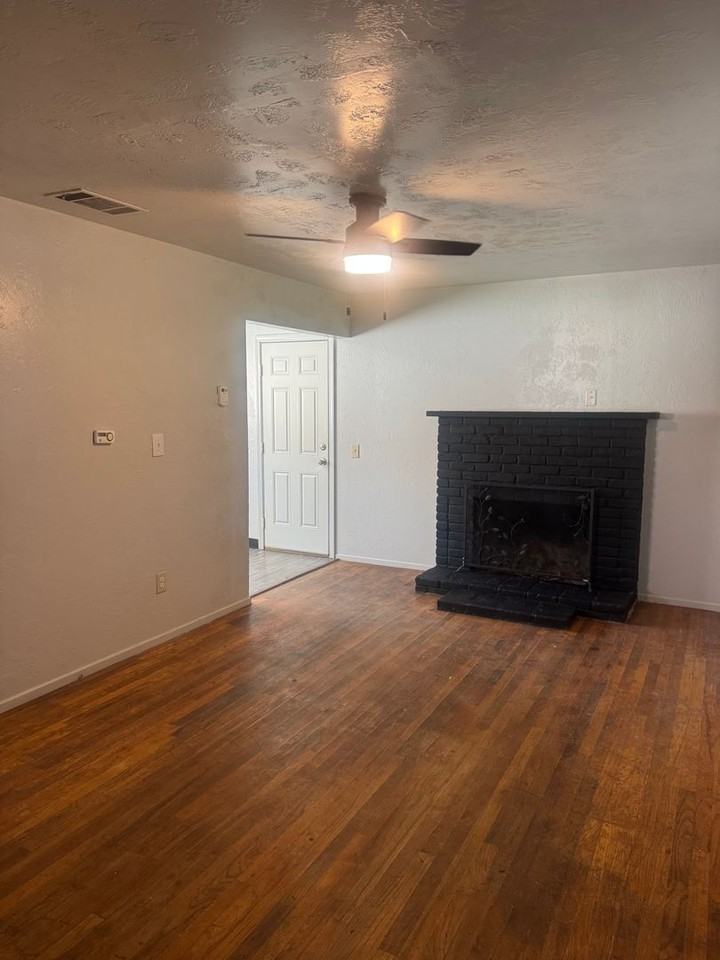 2851 Reservoir Ln - Photo 5 of 10