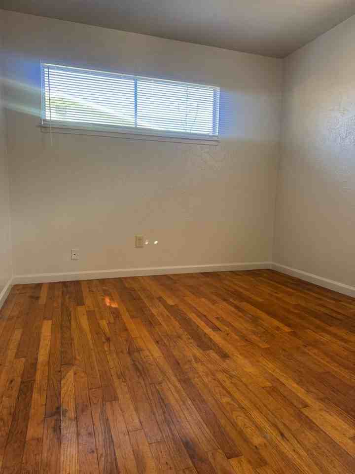 2851 Reservoir Ln - Photo 6 of 10