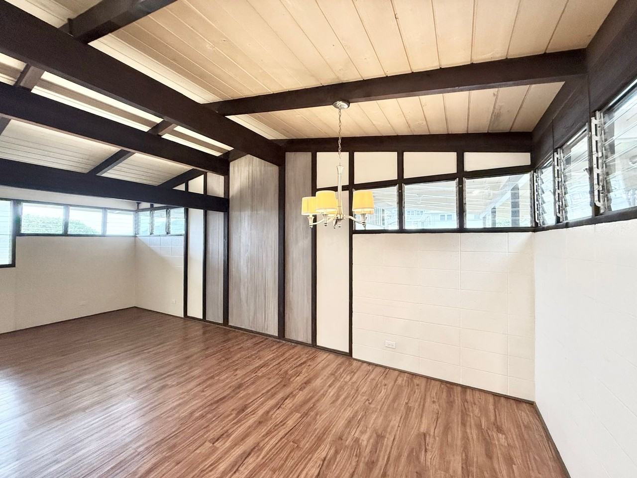 5147 Kilauea Ave - Photo 5 of 19