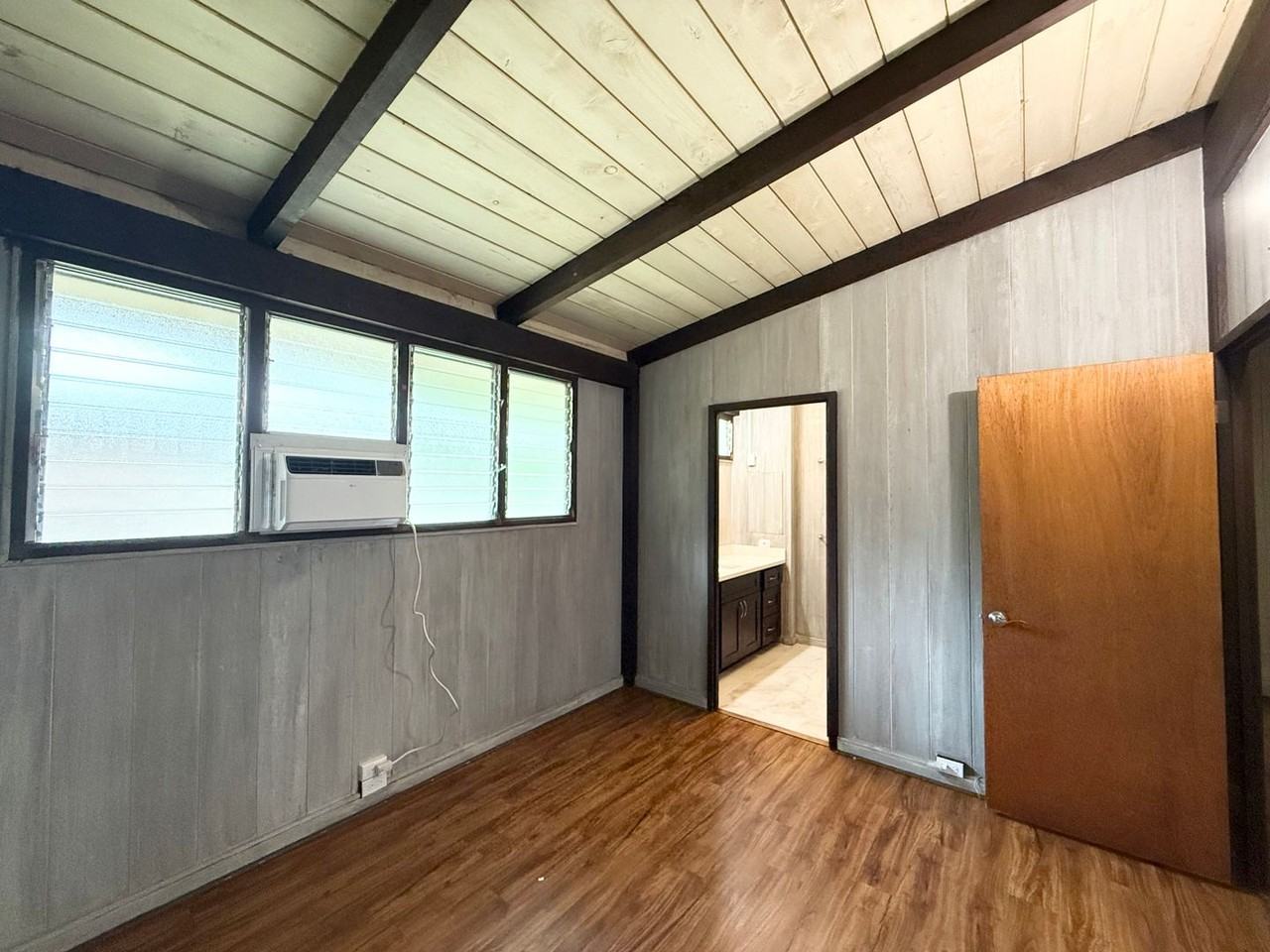 5147 Kilauea Ave - Photo 7 of 19