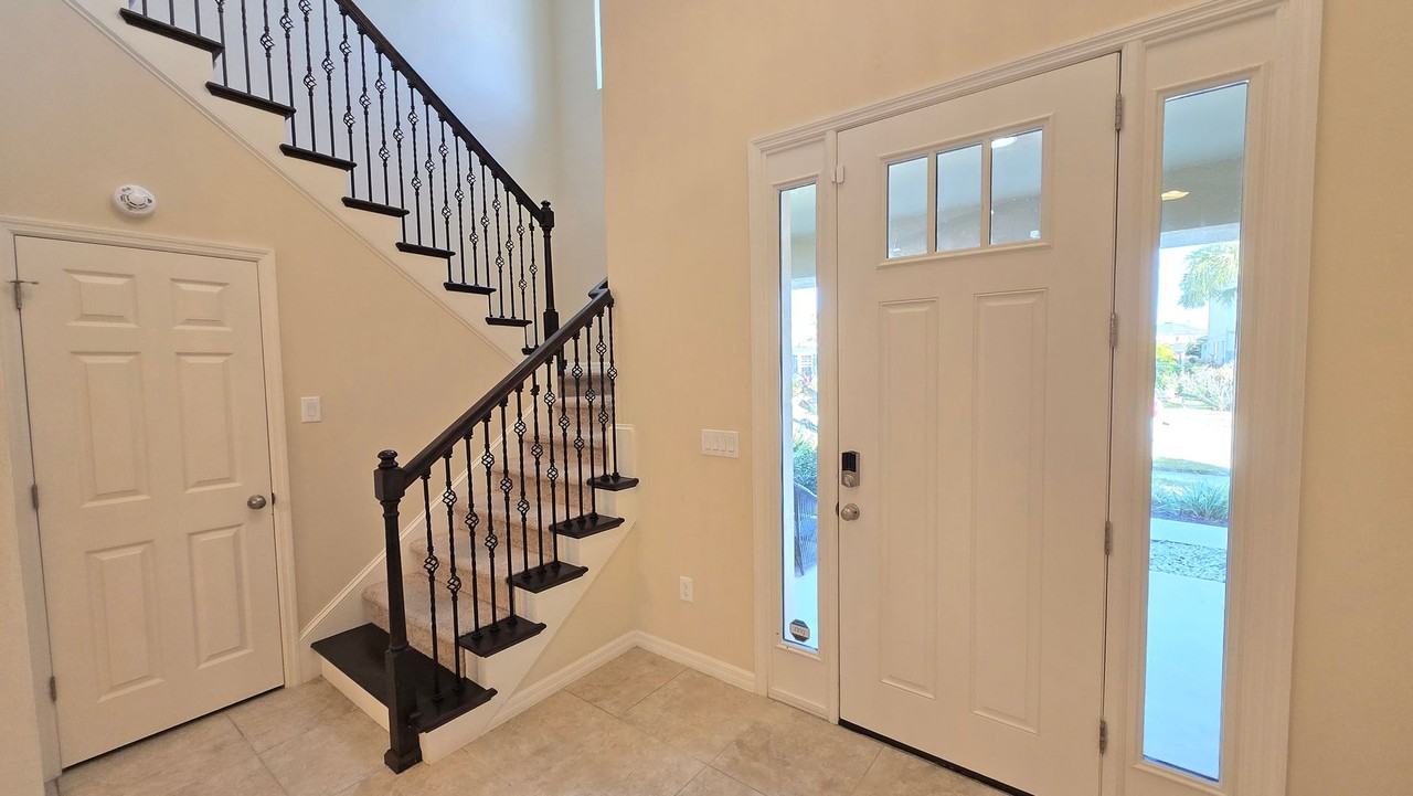 5729 Sunflower Cir - Photo 3 of 39
