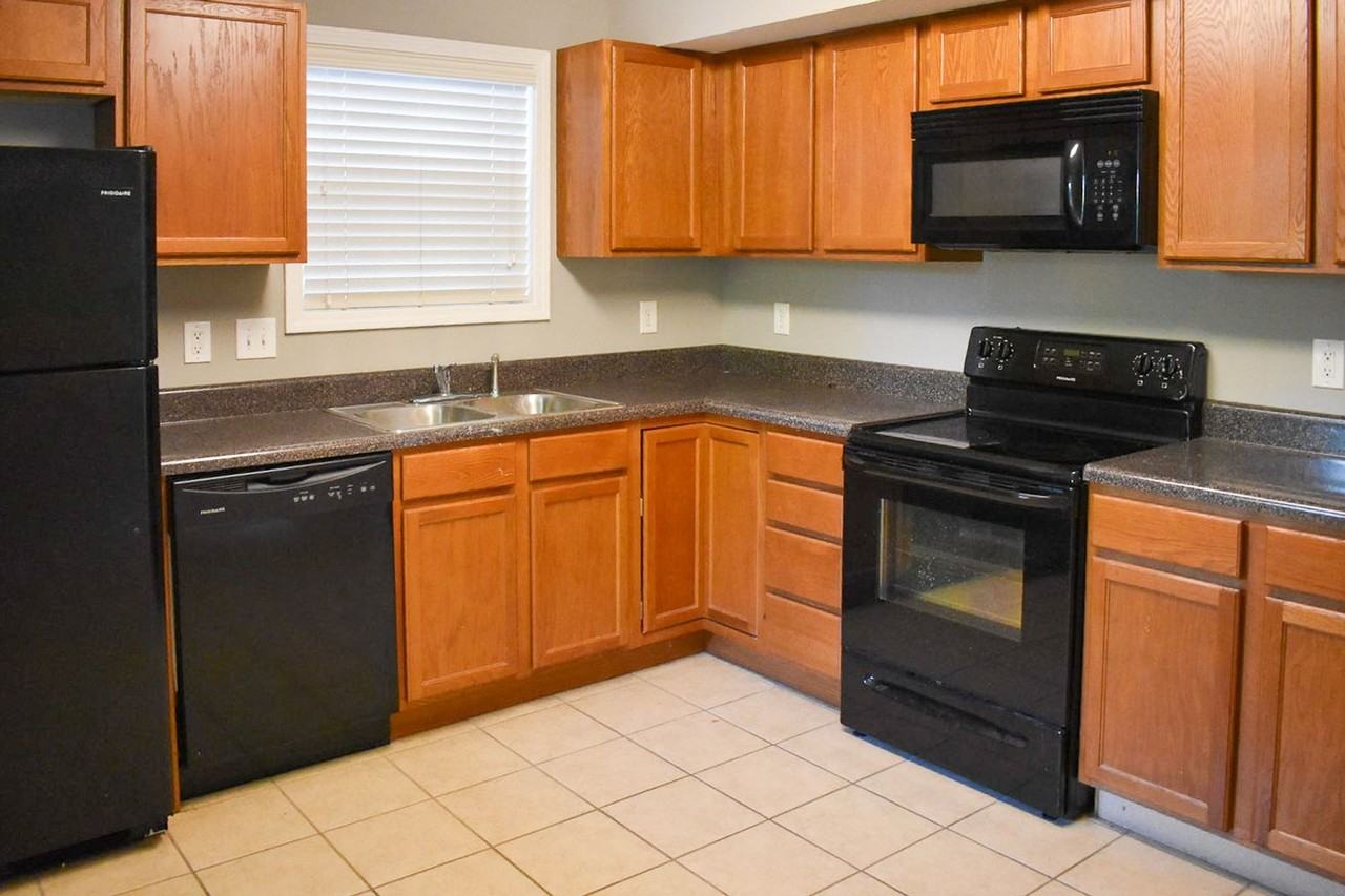 4738 Forest Landing Way - Photo 3 of 12