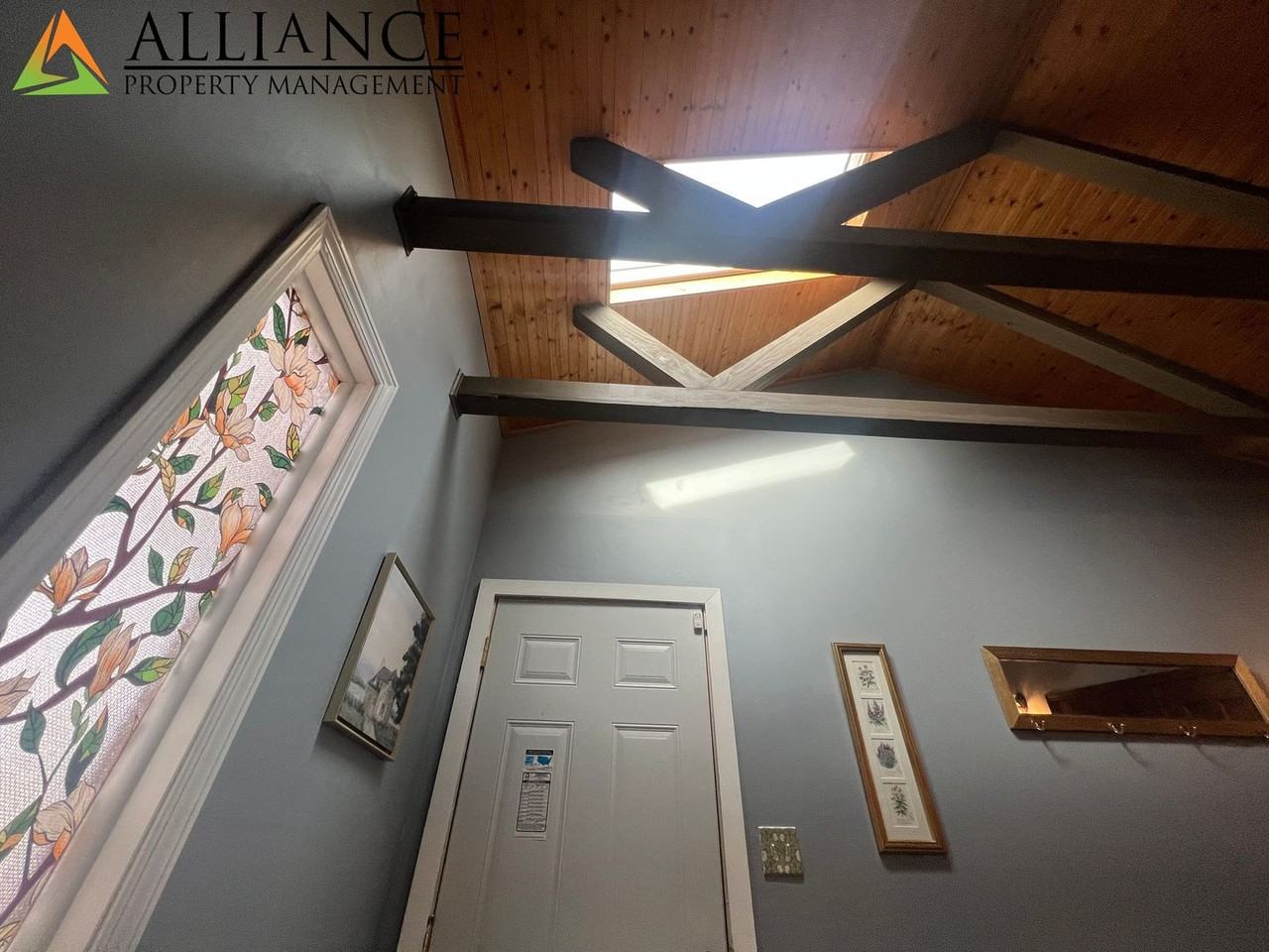 3052 Tamarak Dr - Photo 5 of 43