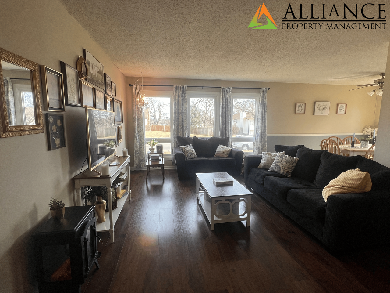 3052 Tamarak Dr - Photo 6 of 43