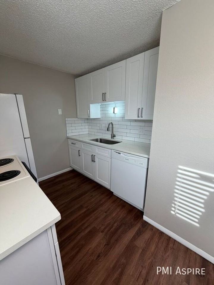 1065 Saulsbury St - Photo 6 of 12