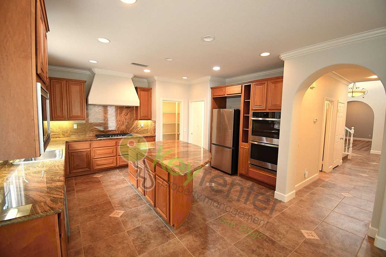 1439 Misty Sea Way - Photo 2 of 32