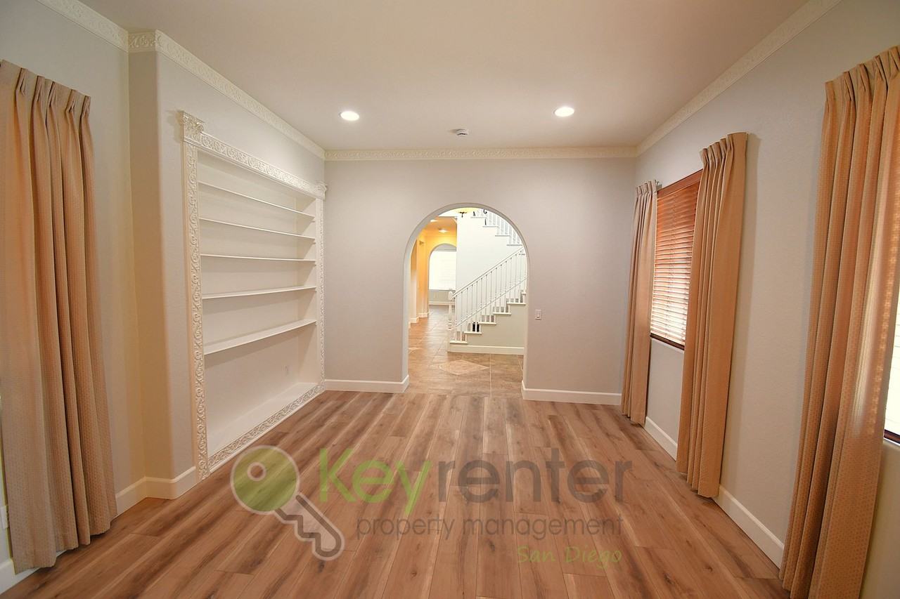 1439 Misty Sea Way - Photo 5 of 32