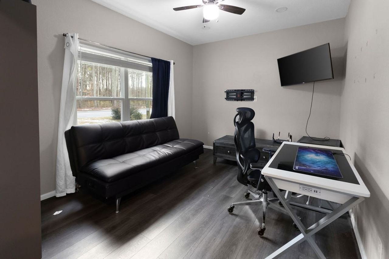 4016 Pughsville Rd - Photo 4 of 20