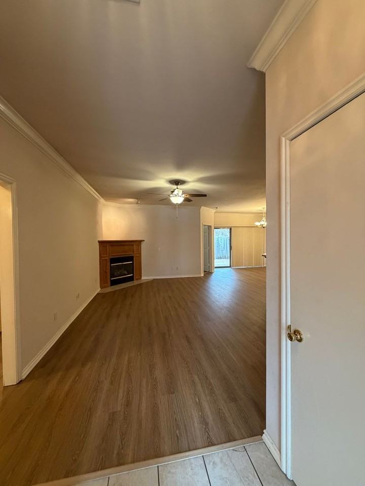 12716 Trout St Unit B - Photo 3 of 23