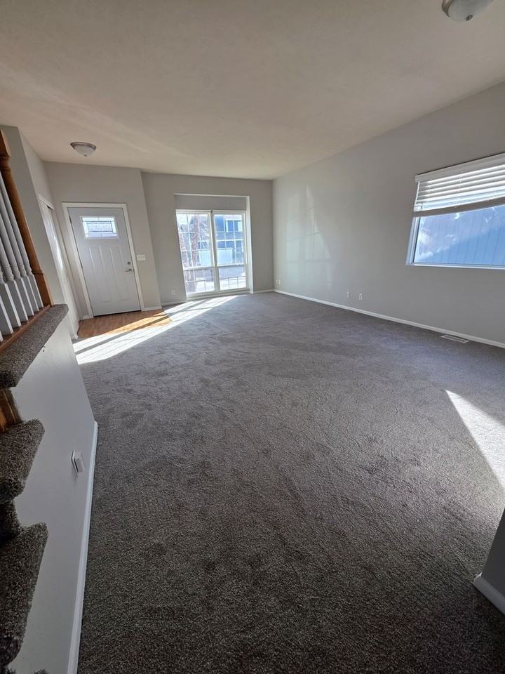 18804 Orchard Ave - Photo 3 of 20