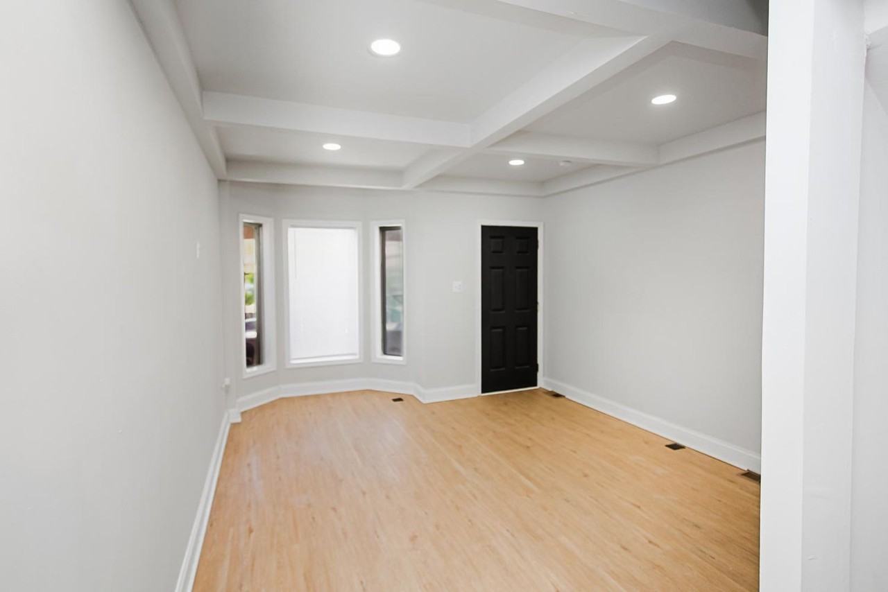 304 S Augusta Ave - Photo 2 of 26