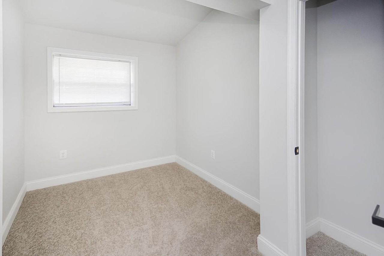 304 S Augusta Ave - Photo 7 of 26