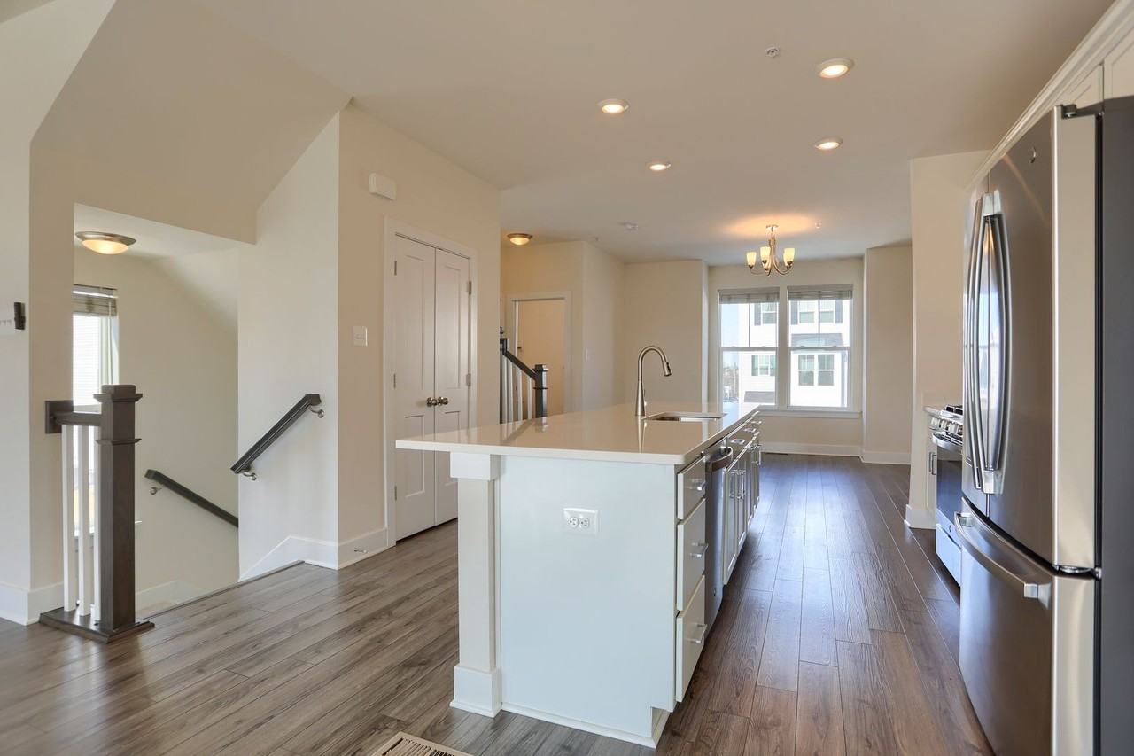 1 Taube Ct - Photo 4 of 40