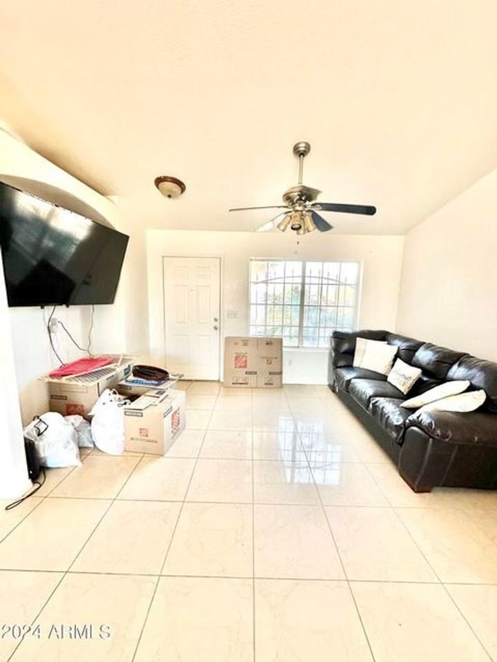 1207 E Avenida Luna - Photo 4 of 19