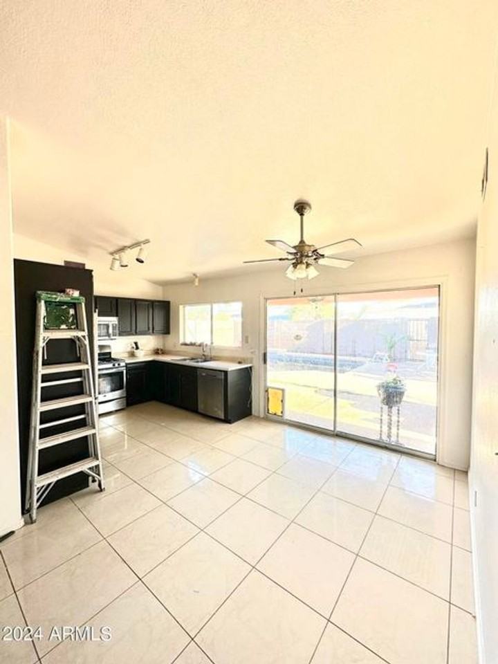 1207 E Avenida Luna - Photo 6 of 19