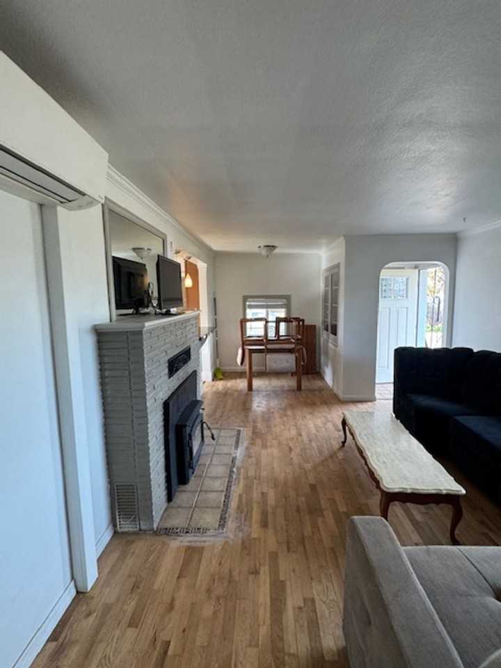 685 Beall Ln - Photo 4 of 21