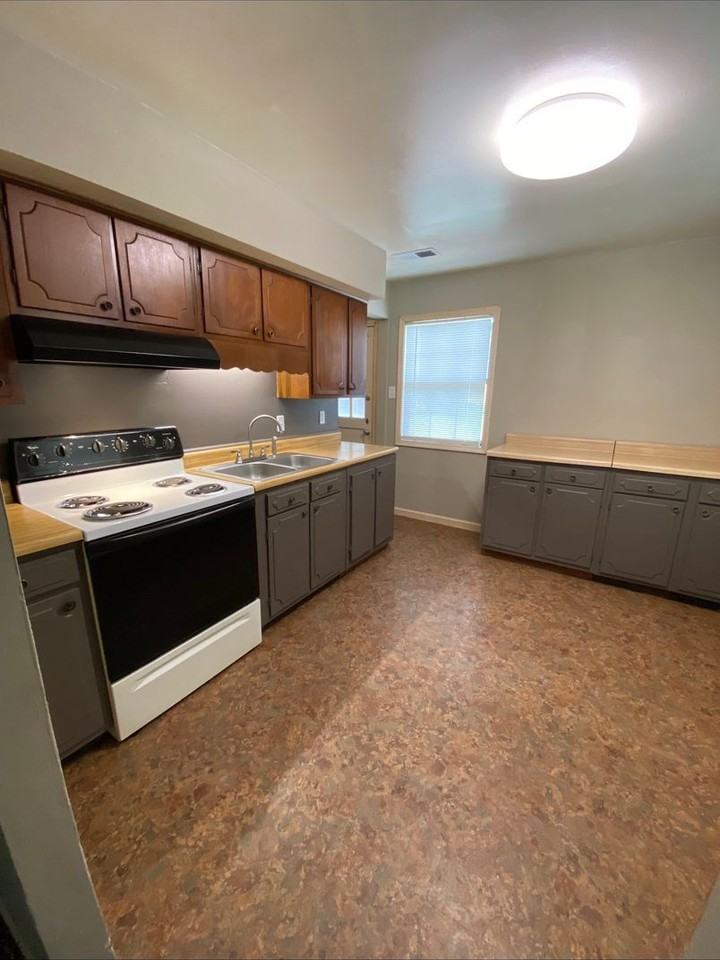 7854 Captain Rd - Photo 2 of 9