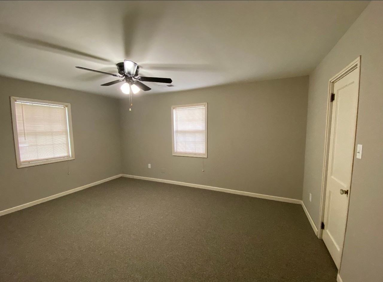 7854 Captain Rd - Photo 3 of 9