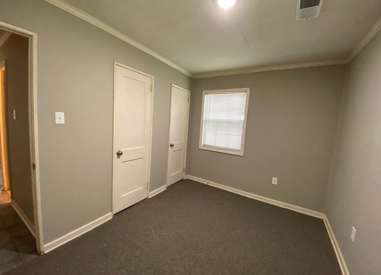 7854 Captain Rd - Photo 4 of 9