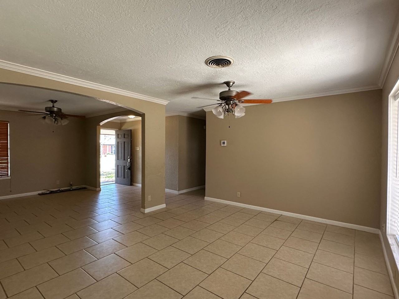 4705 Wooldridge Rd - Photo 3 of 16