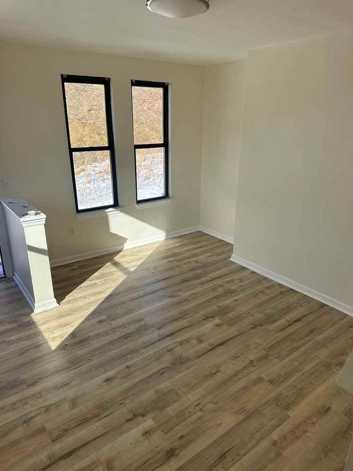 941 Lamont St - Photo 3 of 9