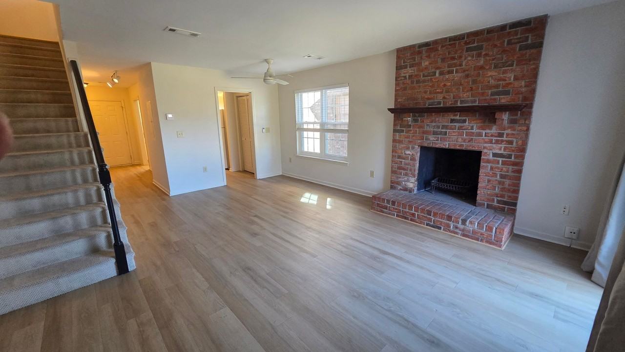 1688A Pearlott St - Photo 4 of 20