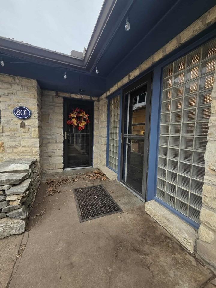 801 Willard Pl - Photo 2 of 46