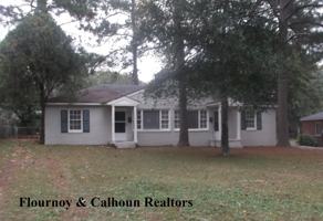 featured image of 3713 Woodland Dr