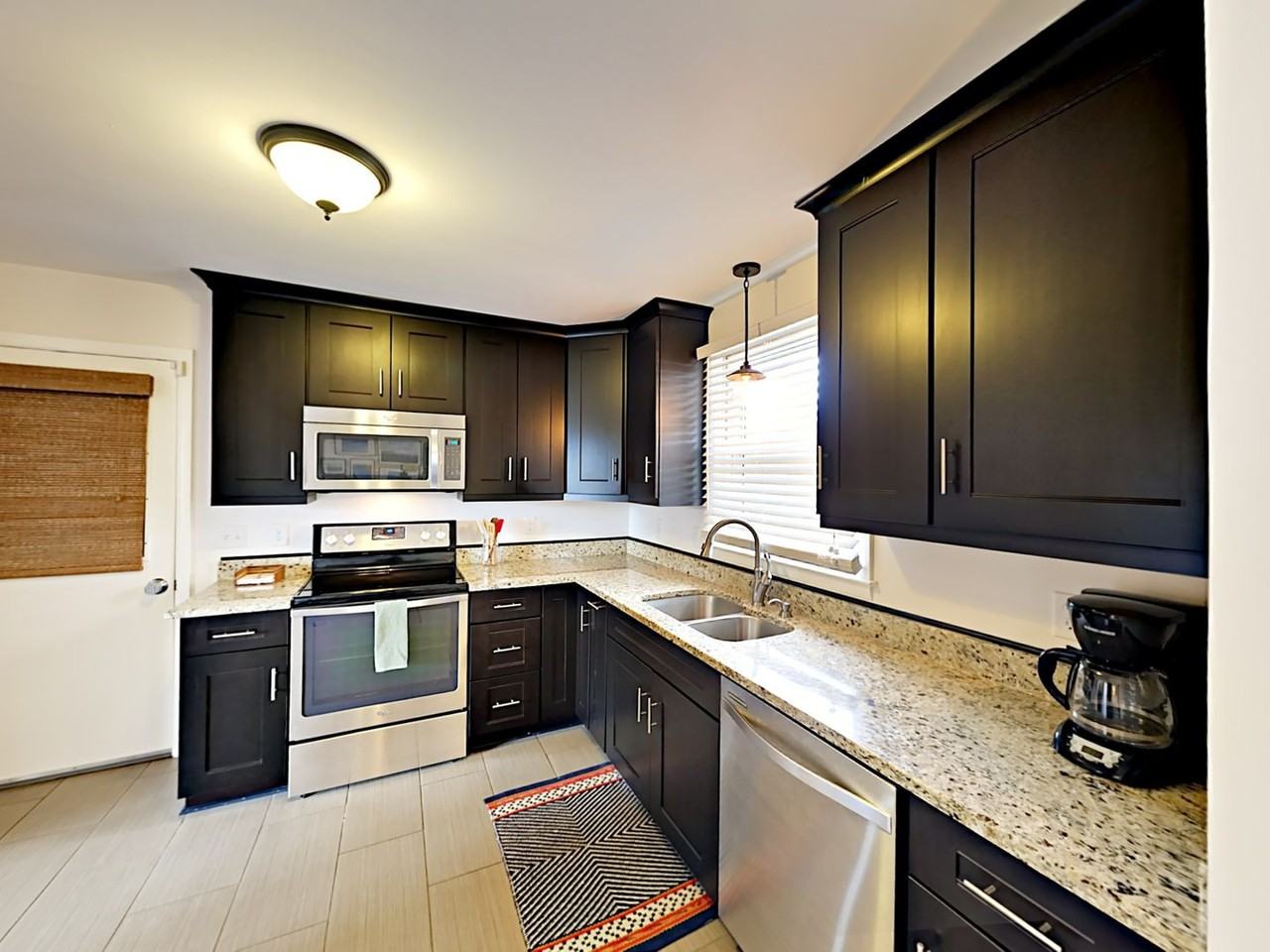 1814 Rosebank Ave #A - Photo 4 of 25