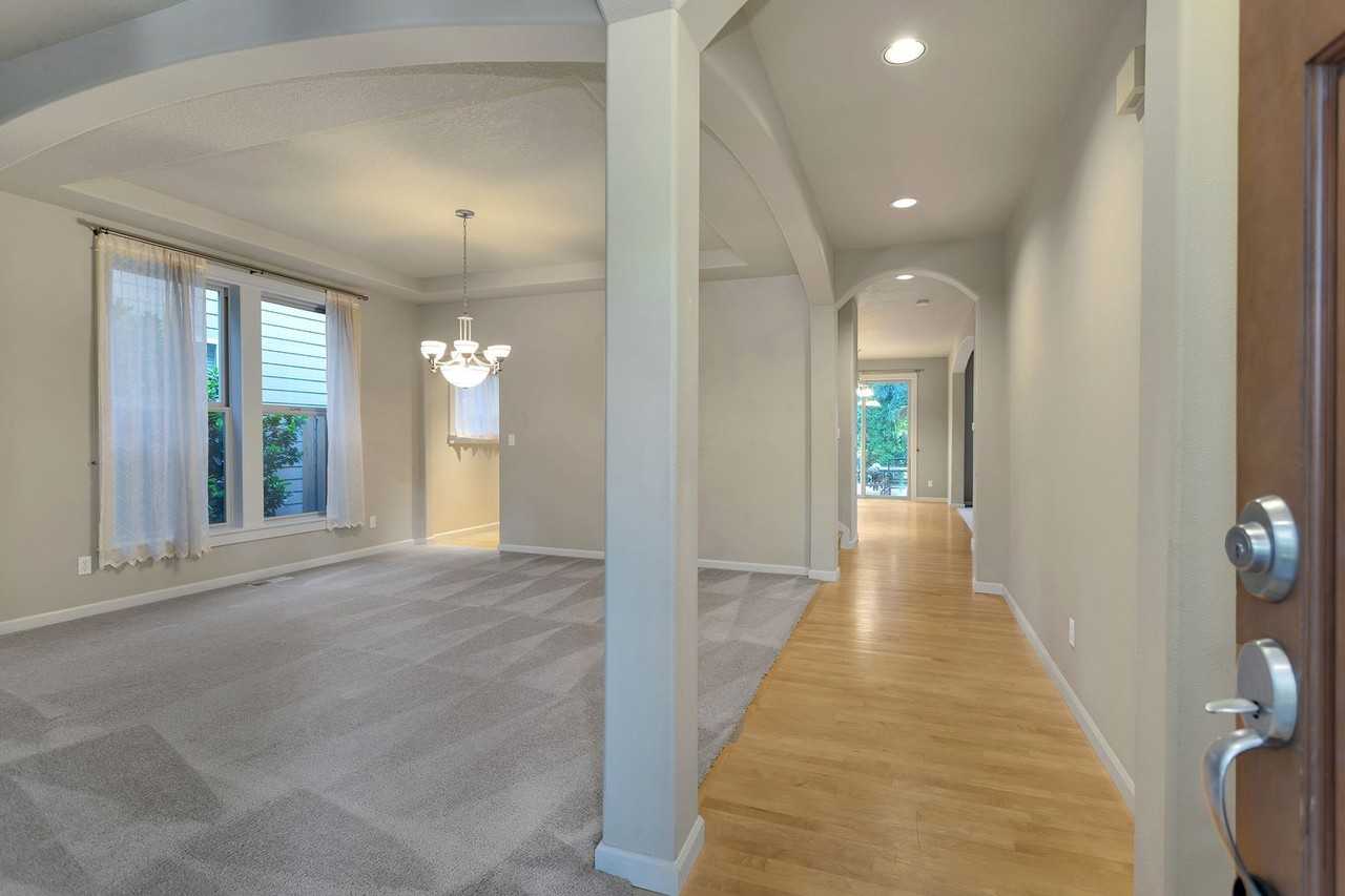 21114 Nw Galice Ln - Photo 5 of 32