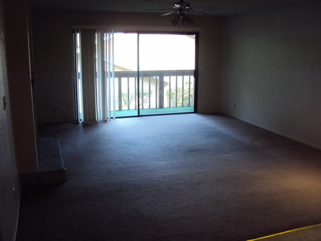 236 N Crenshaw St - Photo 3 of 12