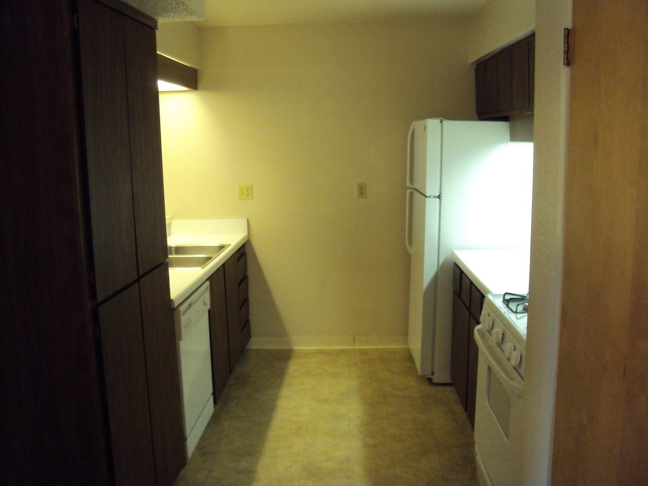 236 N Crenshaw St - Photo 5 of 12