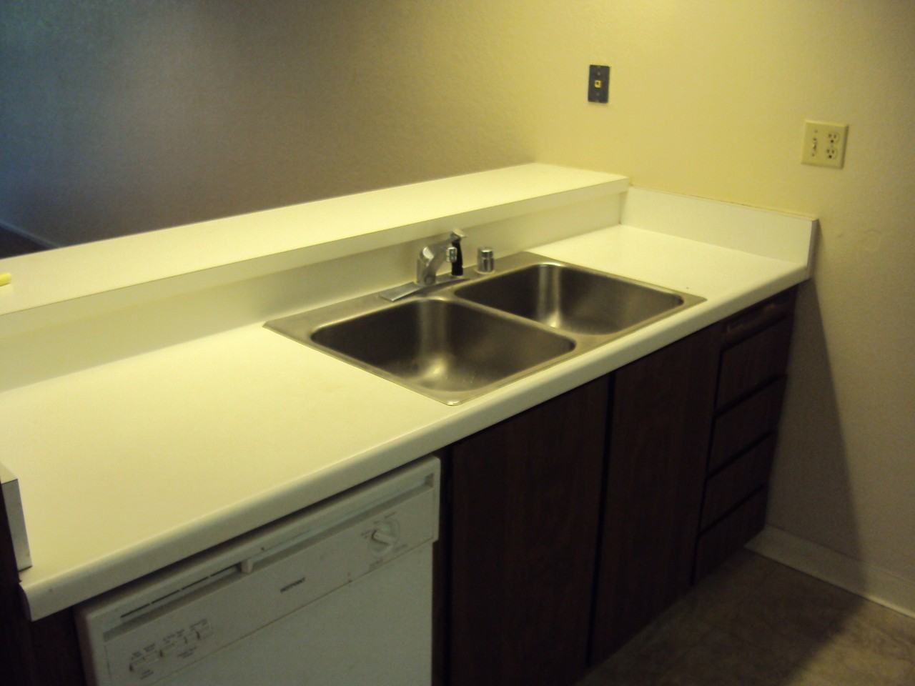 236 N Crenshaw St - Photo 7 of 12