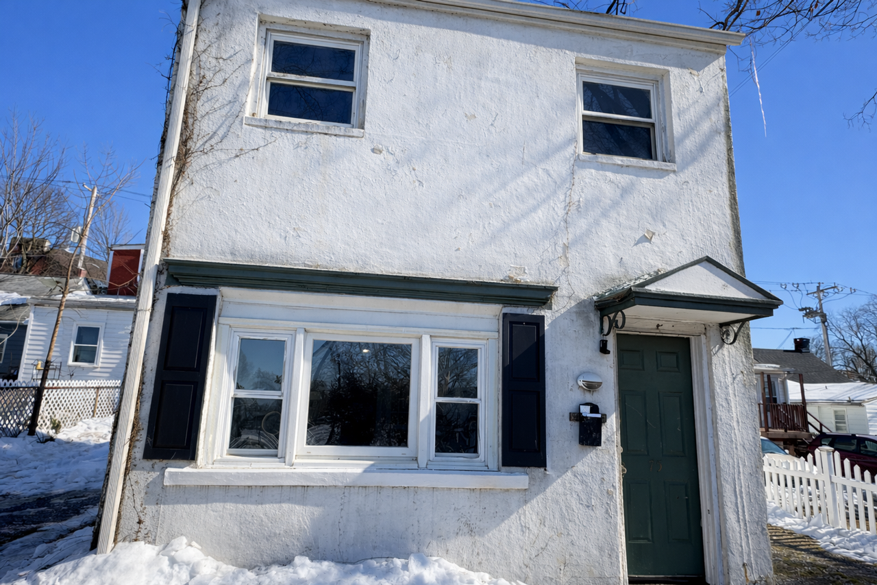 75 Reiker Ave - Photo 2 of 17