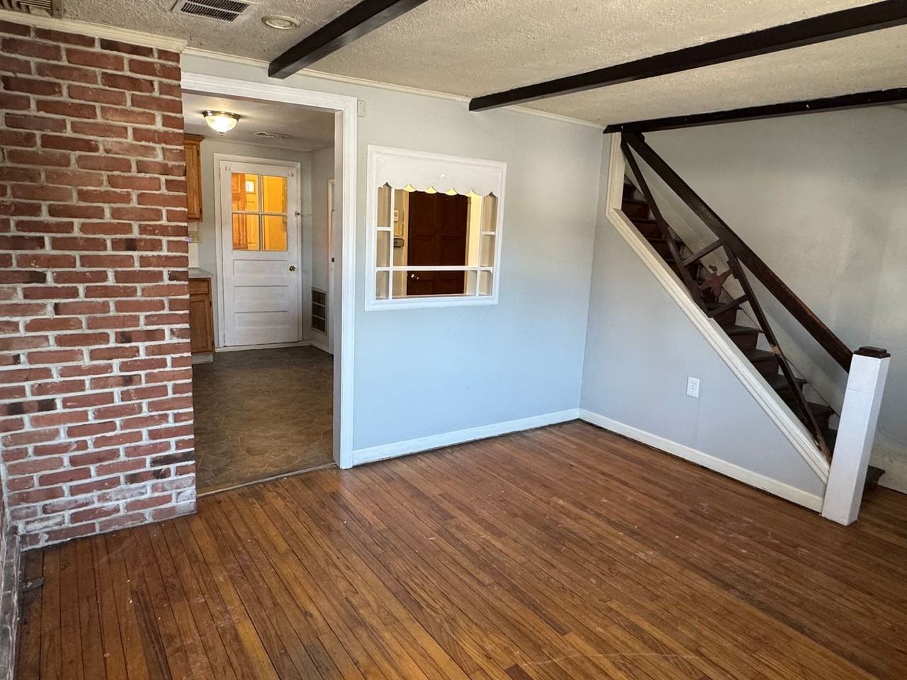 75 Reiker Ave - Photo 6 of 17