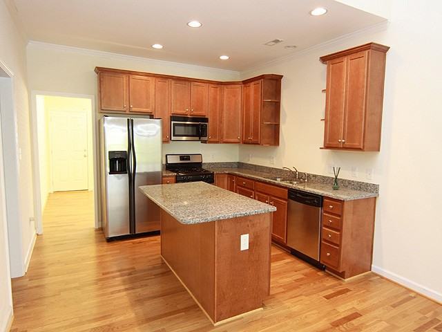 7236 Aquinas Ave - Photo 3 of 12