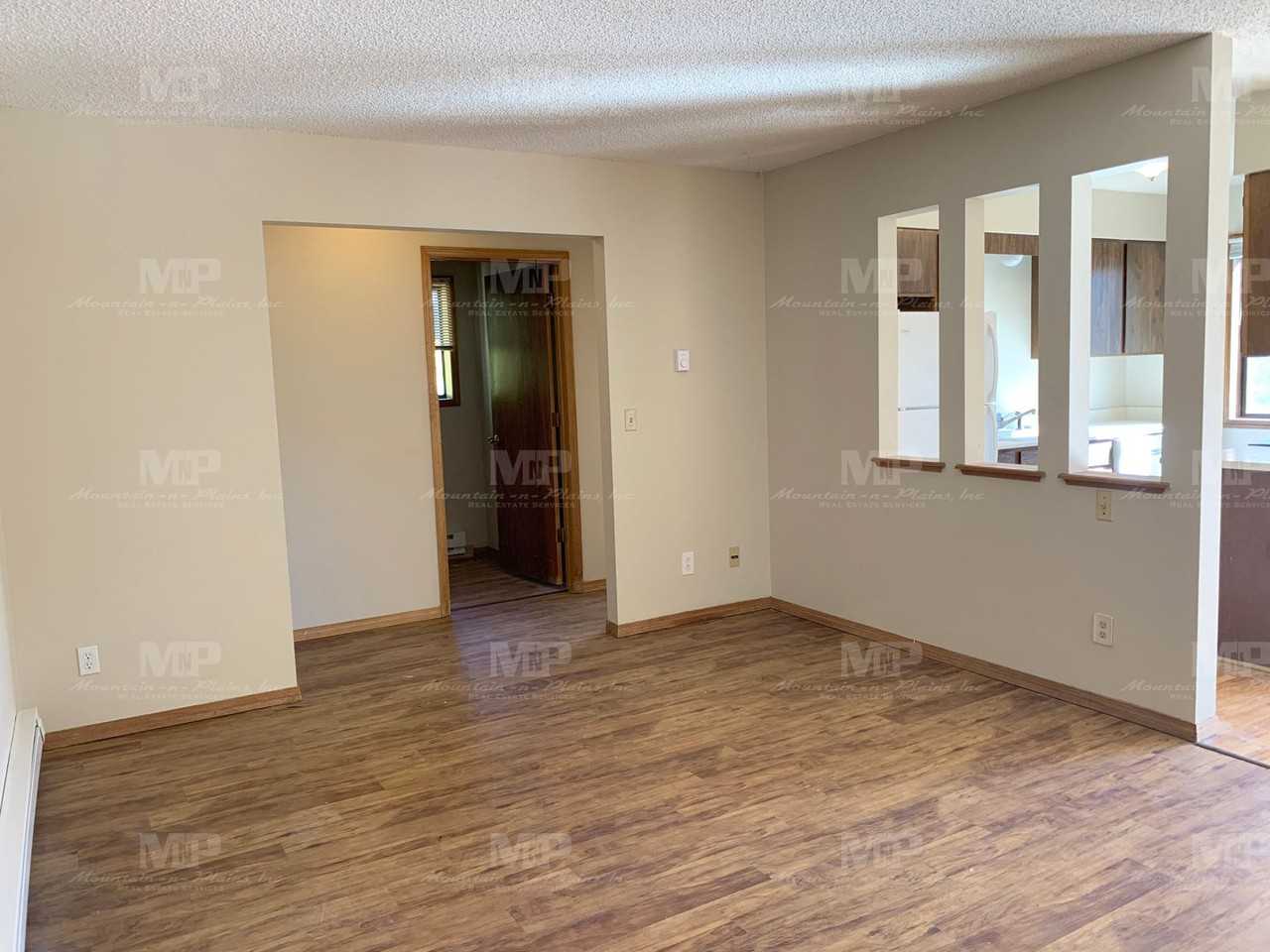 531 Strachan Dr - Photo 2 of 15