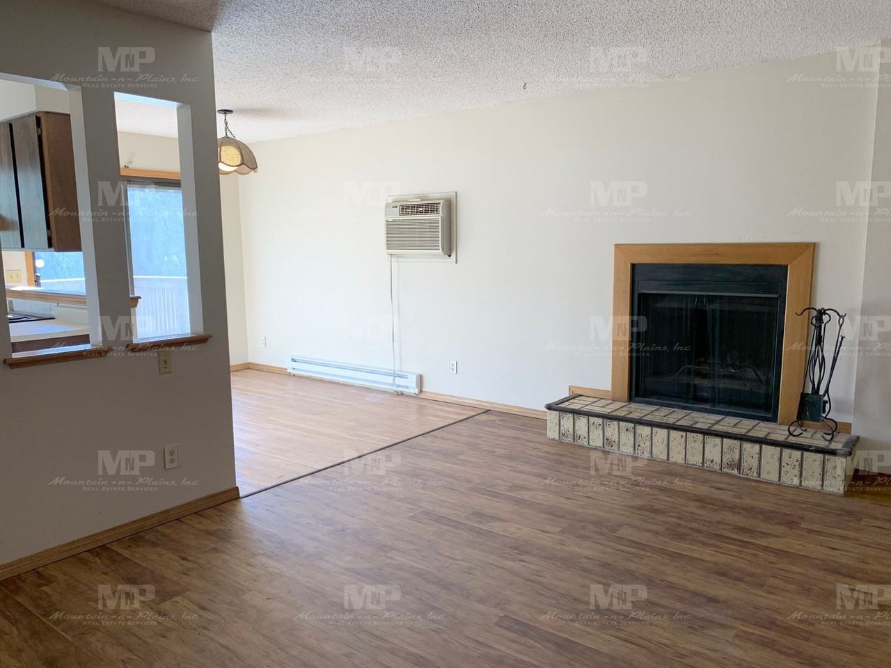 531 Strachan Dr - Photo 3 of 15